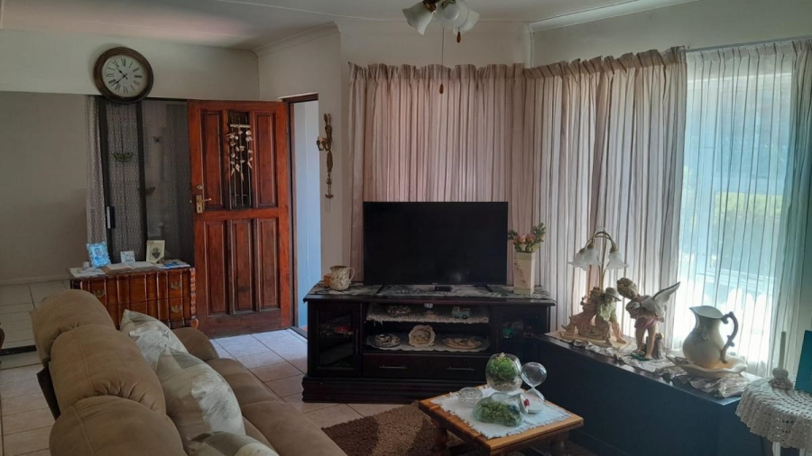 4 Bedroom Property for Sale in Dana Bay Western Cape